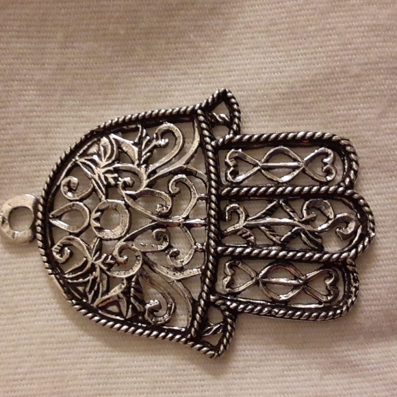 Sterling silver hamsa /hand of Fatima pendant - Picture 1 of 6